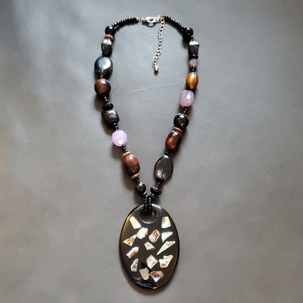 Vintage Mother Of Pearl Abalone Chunky Black Resin Pendant Large Beaded Necklace